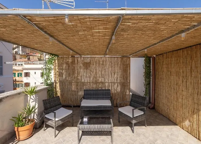 Smart Rooftop Monti דירה